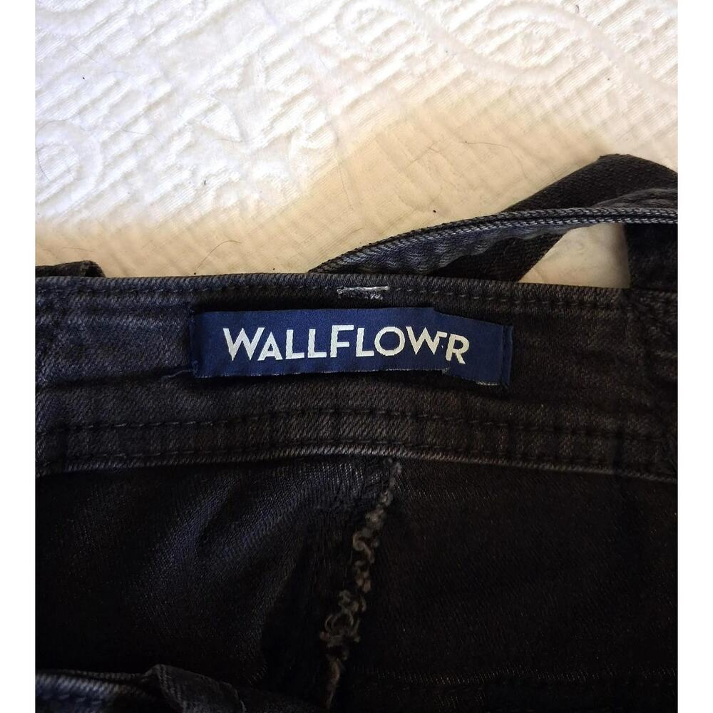 Wallflower Shortall Overall Shorts Cuffed Black Juniors Small 90s Y2K - Picture 4 of 7